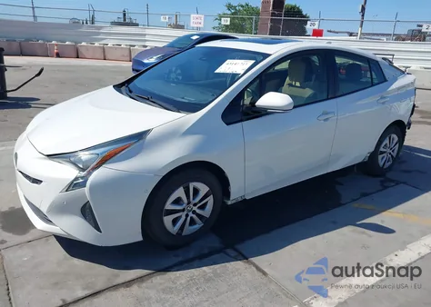 2018 Toyota Prius Three z USA, uszkodzony, nr VIN JTDKARFU8J3054456